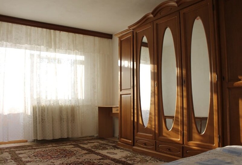 Titan, Aleea Buhusi, aproape de Auchan, zugravit, ocazie